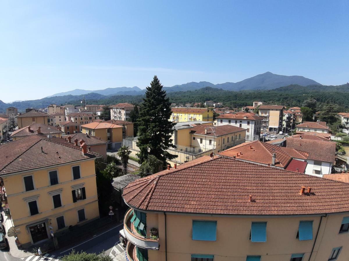 Appartamento Panoramico Pontremoli Exterior foto