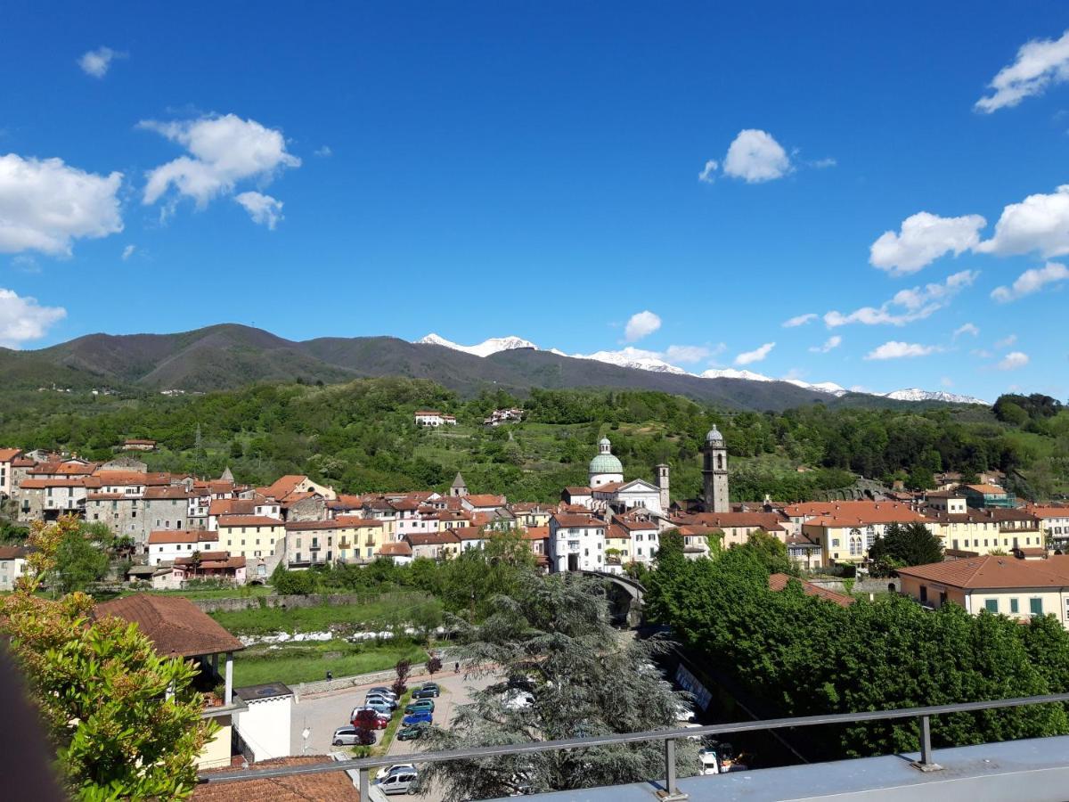 Appartamento Panoramico Pontremoli Exterior foto